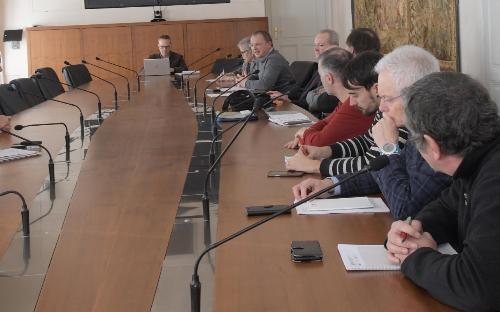 Un momento dell'incontro che si è tenuto a Trieste con i sindacati. 